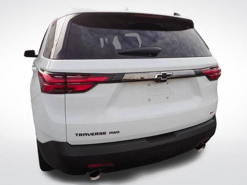 Summit White 2023 Chevrolet Traverse RS