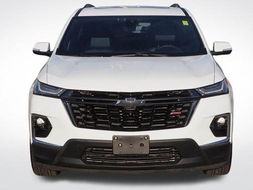Summit White 2023 Chevrolet Traverse RS