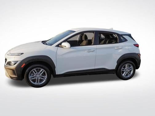 Lunar White 2022 Hyundai KONA SE
