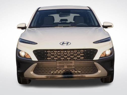 Lunar White 2022 Hyundai KONA SE