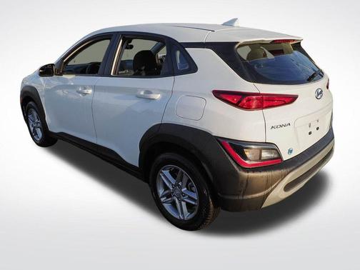Lunar White 2022 Hyundai KONA SE
