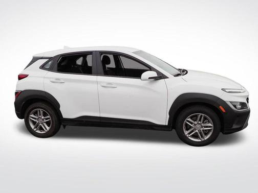 Lunar White 2022 Hyundai KONA SE