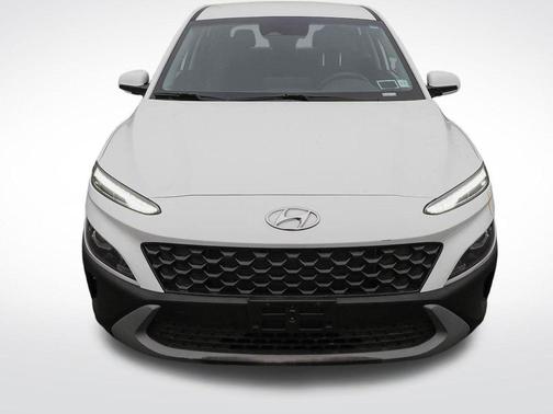 Lunar White 2022 Hyundai KONA SE