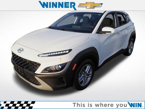 Lunar White 2022 Hyundai KONA SE