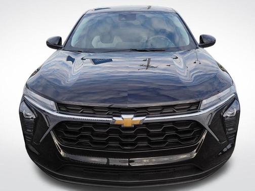 Mosaic Black Metallic 2024 Chevrolet Trax LS
