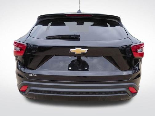 Mosaic Black Metallic 2024 Chevrolet Trax LS