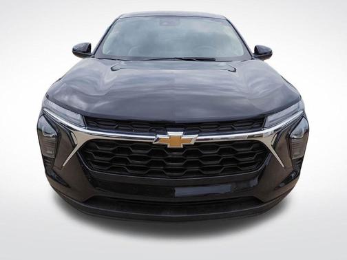 Mosaic Black Metallic 2024 Chevrolet Trax LS