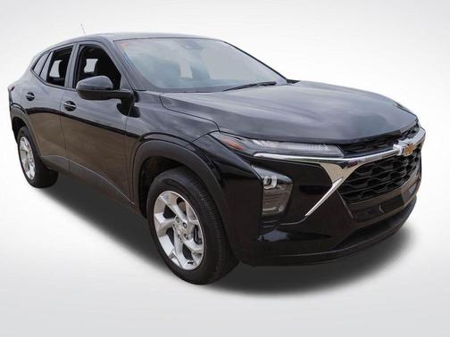 Mosaic Black Metallic 2024 Chevrolet Trax LS