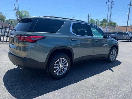 2022 Chevrolet Traverse LT Cloth