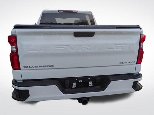 Summit White 2020 Chevrolet Silverado 1500 Custom