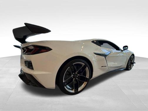 Arctic White 2026 Chevrolet Corvette Z06
