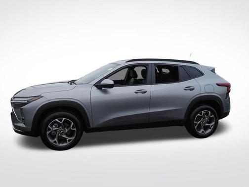 Sterling Gray Metallic 2025 Chevrolet Trax LT