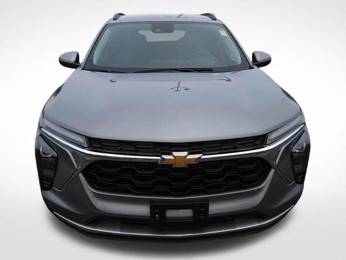 Sterling Gray Metallic 2025 Chevrolet Trax LT