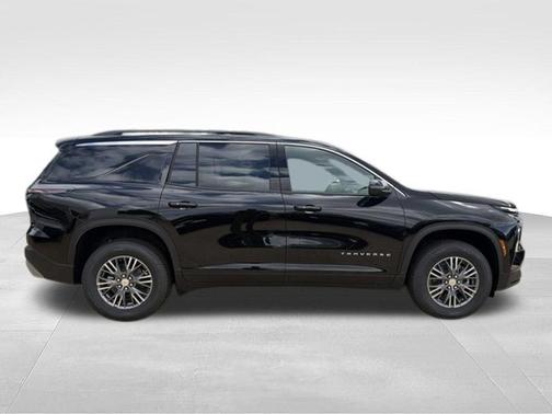 Mosaic Black Metallic 2026 Chevrolet Traverse LT