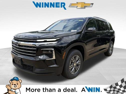 Mosaic Black Metallic 2026 Chevrolet Traverse LT
