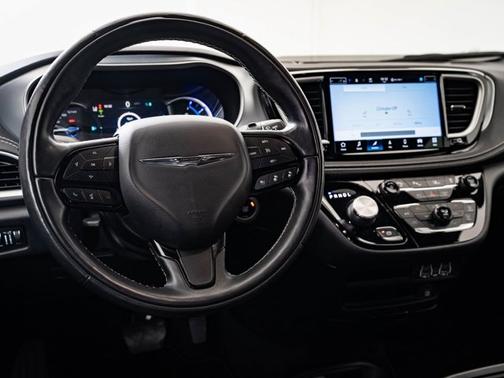 2022 Chrysler Pacifica Hybrid Hybrid Touring L