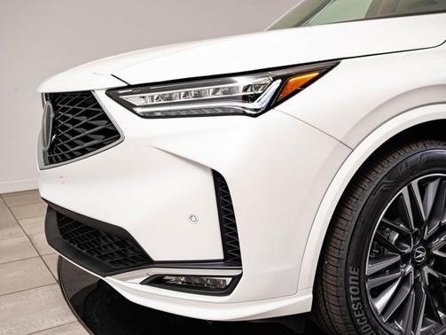 Platinum White Pearl 2026 Acura MDX w/Advance Package