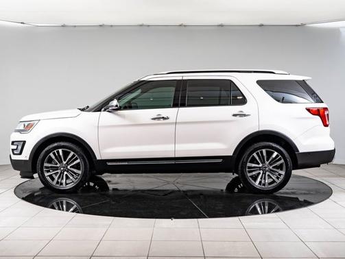 White Platinum Clearcoat Metallic 2017 Ford Explorer Platinum