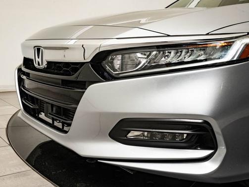 Lunar Silver Metallic 2018 Honda Accord EX-L
