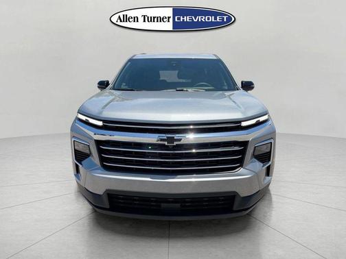 Sterling Gray Metallic 2026 Chevrolet Traverse LT