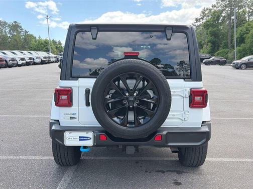 Bright White Clearcoat 2023 Jeep Wrangler 4xe Sahara