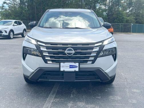 Brilliant Silver Metallic 2024 Nissan Rogue S