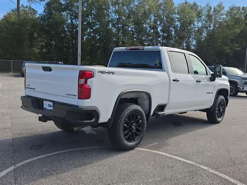 2026 Chevrolet Silverado 2500 Custom