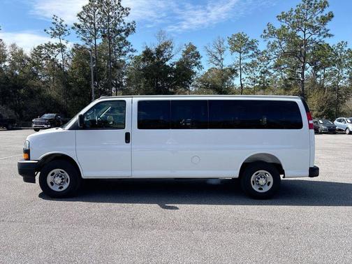 Summit White 2025 Chevrolet Express 3500 RWD 3500 Extended Wheelbase LS