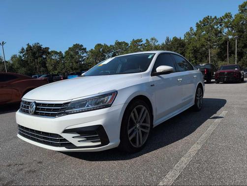 2018 Volkswagen Passat 2.0T R-Line