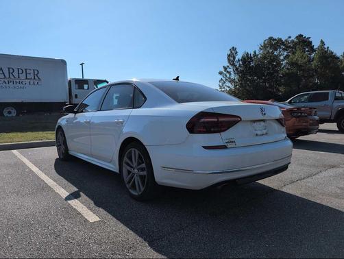 2018 Volkswagen Passat 2.0T R-Line