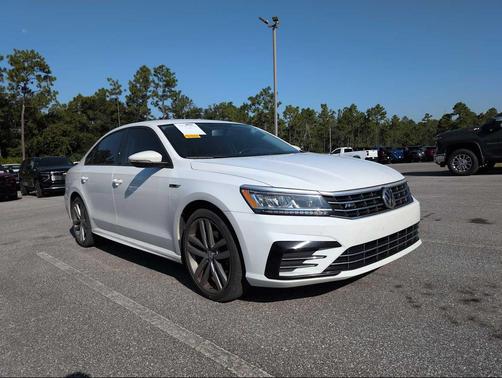 2018 Volkswagen Passat 2.0T R-Line