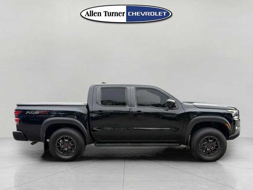 Super Black 2022 Nissan Frontier PRO-4X