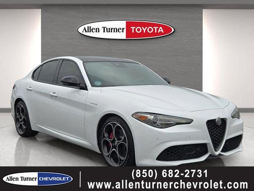 Alfa White 2022 Alfa Romeo Giulia Ti