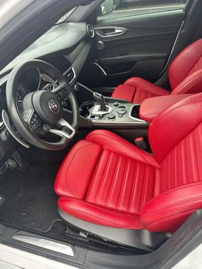 Alfa White 2022 Alfa Romeo Giulia Ti