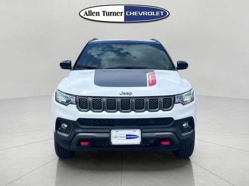 Bright White Clearcoat 2023 Jeep Compass Trailhawk