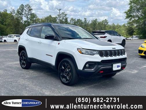 Bright White Clearcoat 2023 Jeep Compass Trailhawk