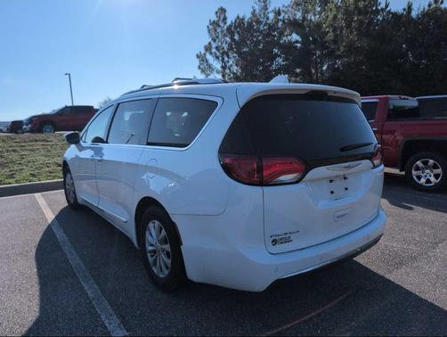 2018 Chrysler Pacifica Touring-L Plus