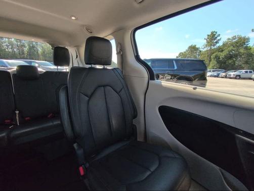 2018 Chrysler Pacifica Touring-L Plus