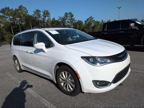 2018 Chrysler Pacifica Touring-L Plus