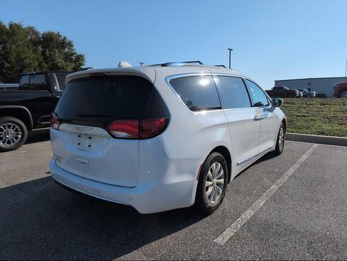 2018 Chrysler Pacifica Touring-L Plus