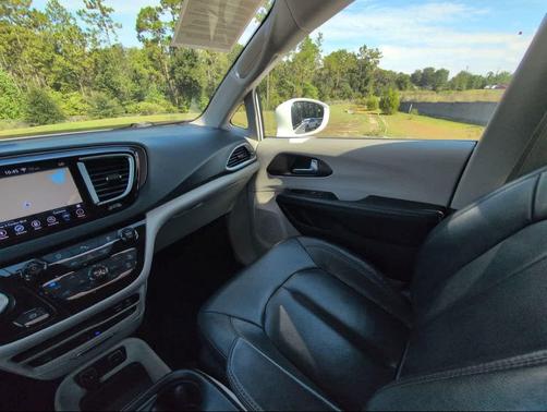 2018 Chrysler Pacifica Touring-L Plus