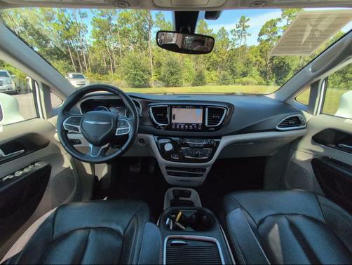 2018 Chrysler Pacifica Touring-L Plus