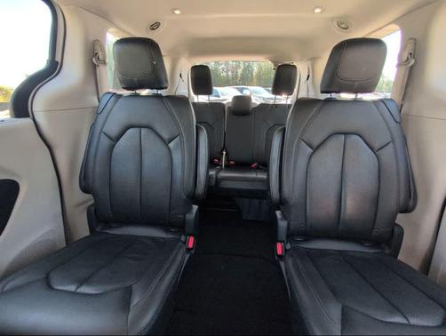2018 Chrysler Pacifica Touring-L Plus