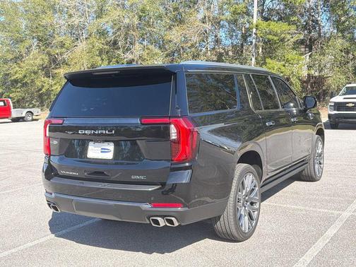 Onyx Black 2025 GMC Yukon XL Denali Ultimate