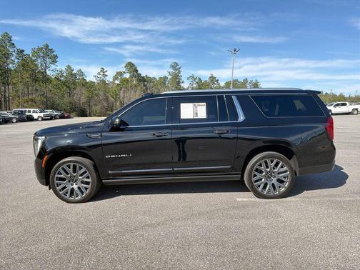 Onyx Black 2025 GMC Yukon XL Denali Ultimate