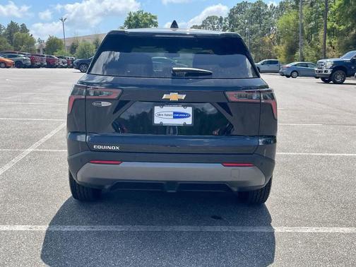 Mosaic Black Metallic 2026 Chevrolet Equinox 1LT