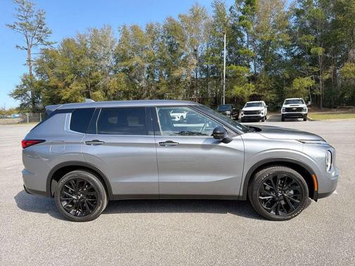 2024 Mitsubishi Outlander SE Black Edition S-AWC