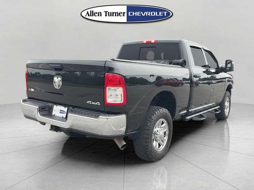 Diamond Black Crystal Pearlcoat 2023 RAM 2500 Tradesman Crew Cab 4x4 6'4' Box