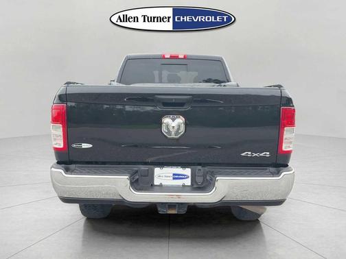 Diamond Black Crystal Pearlcoat 2023 RAM 2500 Tradesman Crew Cab 4x4 6'4' Box