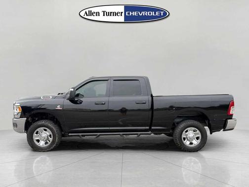 Diamond Black Crystal Pearlcoat 2023 RAM 2500 Tradesman Crew Cab 4x4 6'4' Box